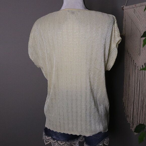 Vintage | Short Sleeve Textured Blouse - Picture 4 of 6